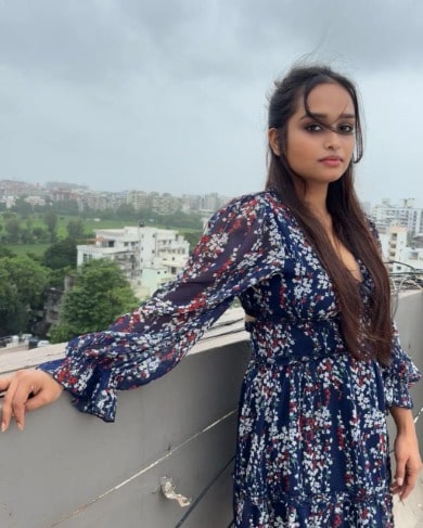 female Call Girls in Bandra